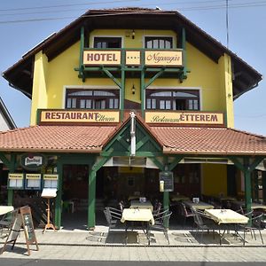 Hotel Napsugár